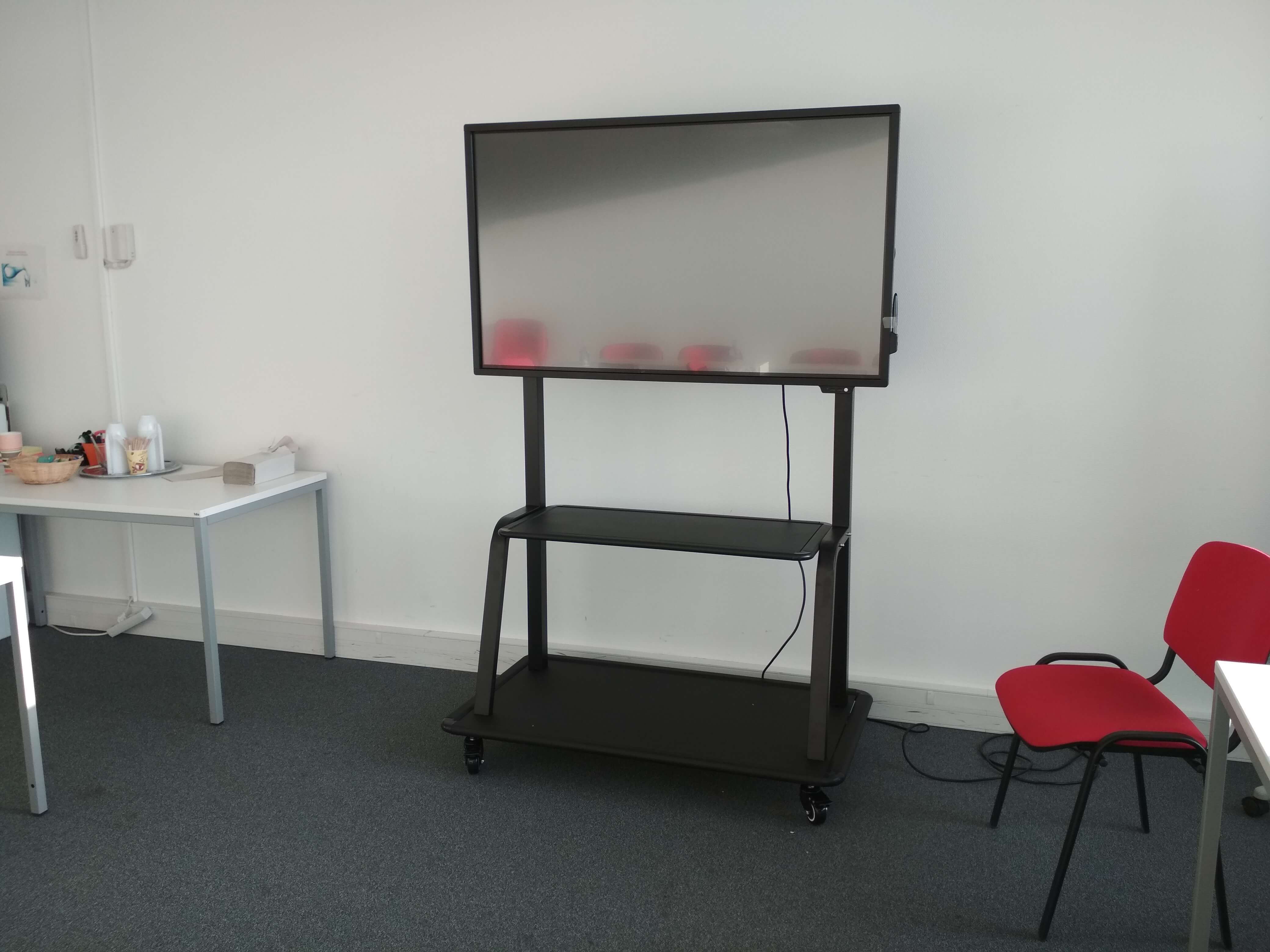 écran et système vidéoconférence dans une salle de réunion et formation