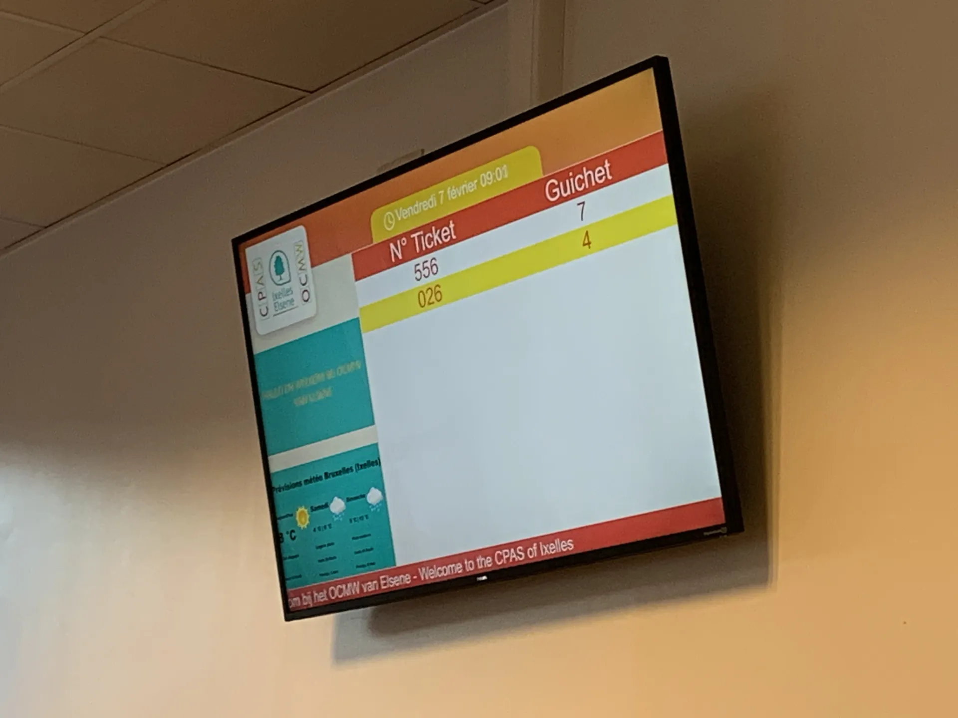 ysteme de gestion de file d'attente avec borne impression ticket CPAS Ixelles - Bruxelles