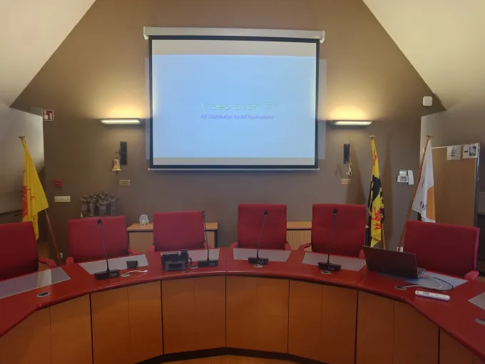 Micros et cam&eacute;ra pour la salle communale de Perwez