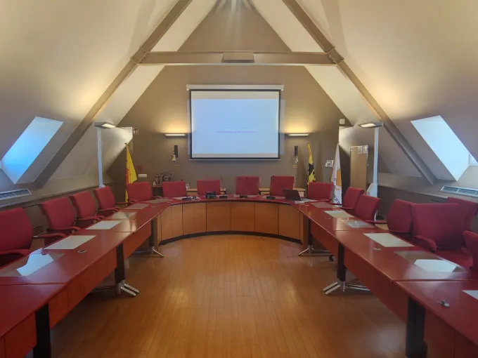 Micros et cam&eacute;ra pour la salle communale de Perwez