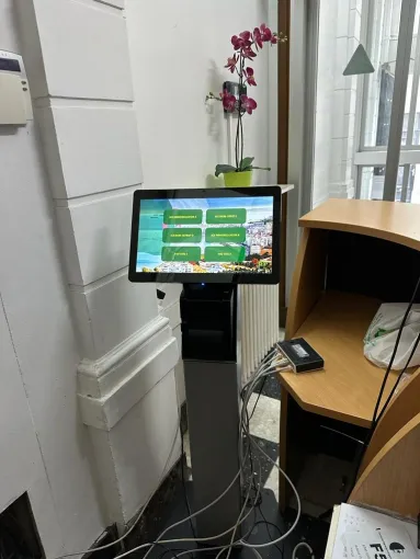 Borne tactile gestion file d'attente