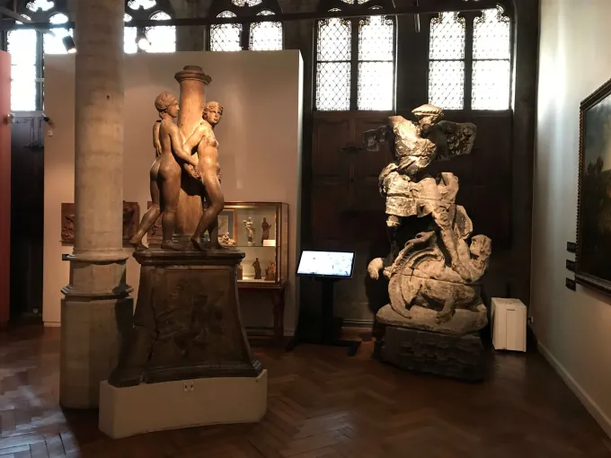 borne tactile mus&eacute;e