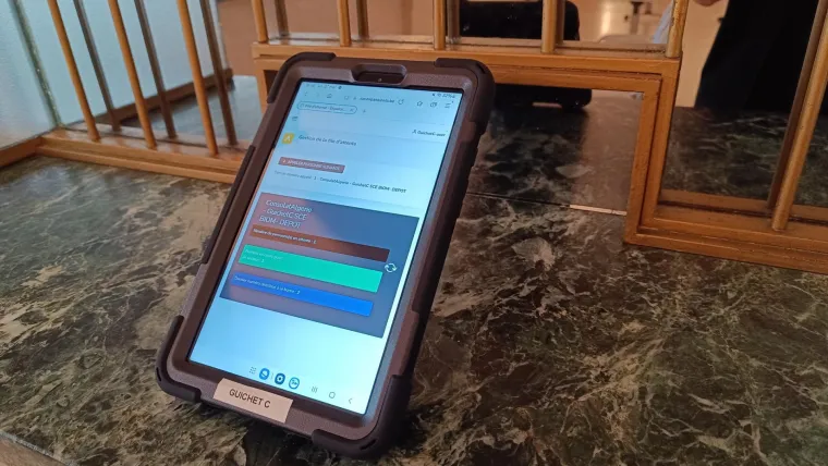 tablette pour appel visiteurs ambassade algerie