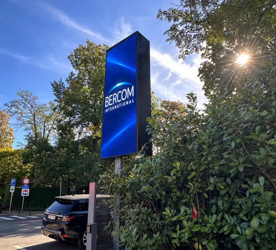 &Eacute;cran LED double face pour Bercom