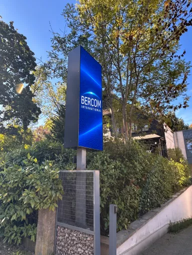 &Eacute;cran LED double face pour Bercom