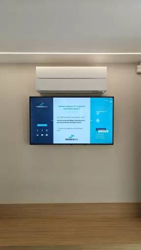 &Eacute;cran de salle d'attente pour le notaire Pirard et Hachez