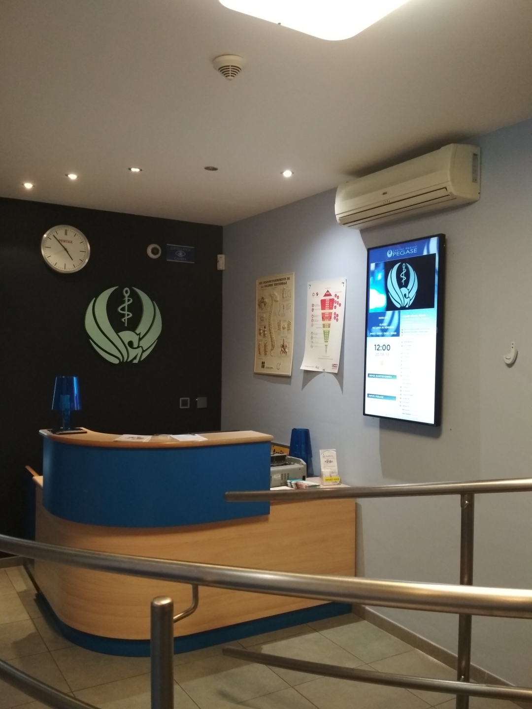 Des   crans professionnels d affichage dynamique salle d attente