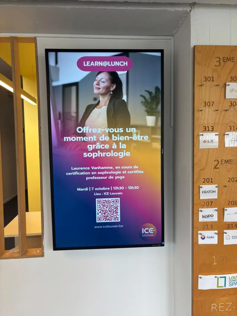 &Eacute;cran d'affichage dynamique indoor pour ICELouvain
