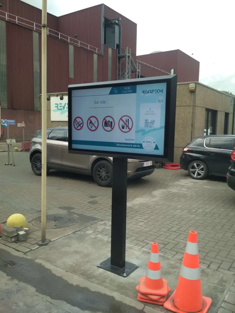 Revatech ecran outdoor communication interne