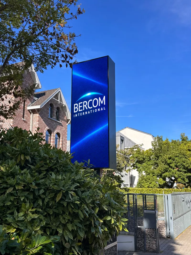 &Eacute;cran LED double face pour Bercom
