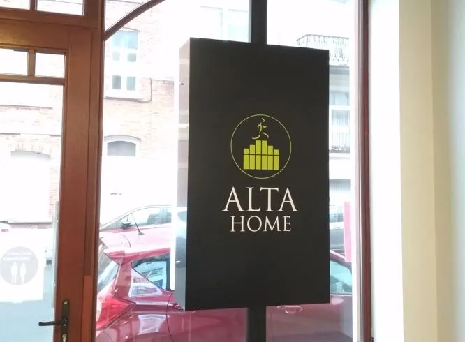 Vitrine digitale agence immobili&egrave;re &agrave; Schaerbeek