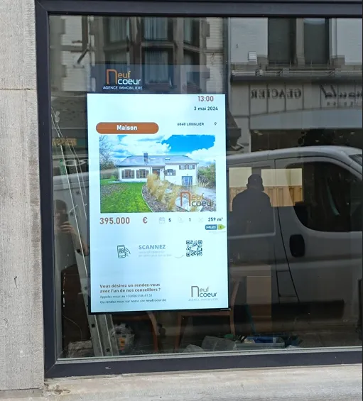 Un nouvel &eacute;cran vitrine en agence immobili&egrave;re &agrave; Saint-Hubert