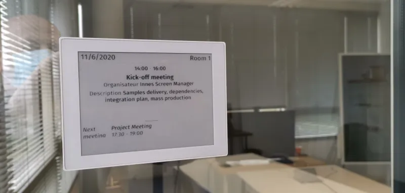 Tablette r&eacute;servation salle de r&eacute;union - Comeos Bruxelles