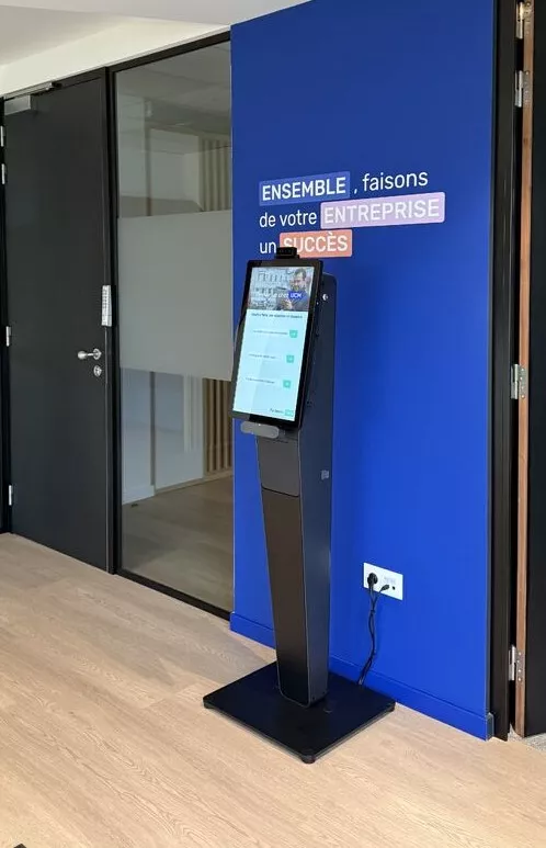 Borne tactile accueil UCM