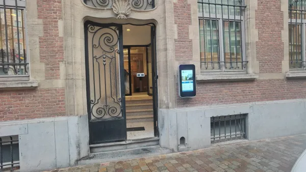 Logement Bruxellois &eacute;cran outdoor