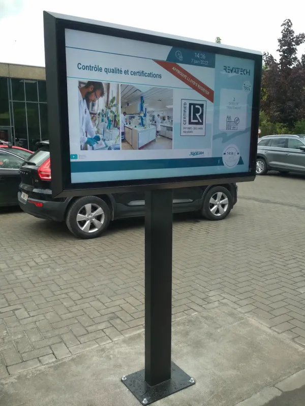 Revatech &eacute;cran outdoor communication interne