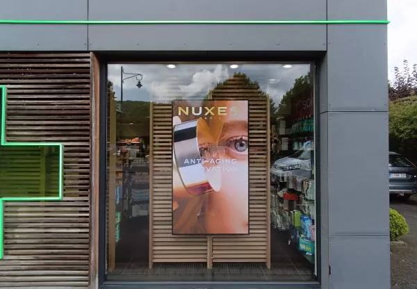 Ecran-vitrine-pharmacie-constandt-paysage